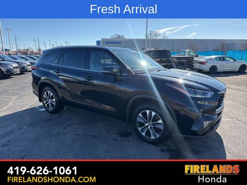 Used 2021 Toyota Highlander XLE image 7