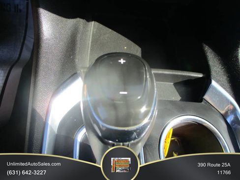 Used 2019 Chevrolet Traverse LT AWD/4WD image 14