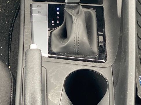 Used 2025 Hyundai Elantra SE FWD image 19