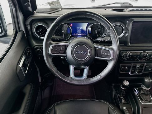 Used 2023 Jeep Wrangler Sahara w/ Cold Weather Group AWD/4WD image 17