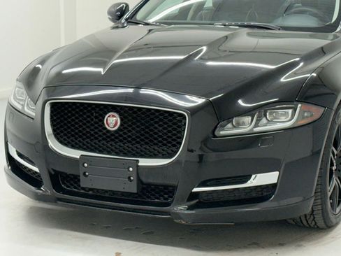Used 2017 Jaguar XJ R-Sport image 35