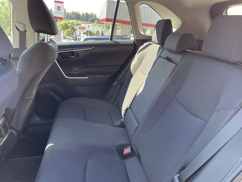 Certified 2024 Toyota RAV4 LE AWD/4WD image 17