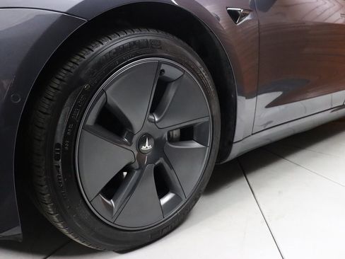Used 2022 Tesla Model 3 Long Range AWD/4WD image 5
