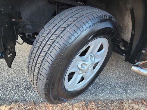 Used 2016 Toyota Tundra SR5 image 9