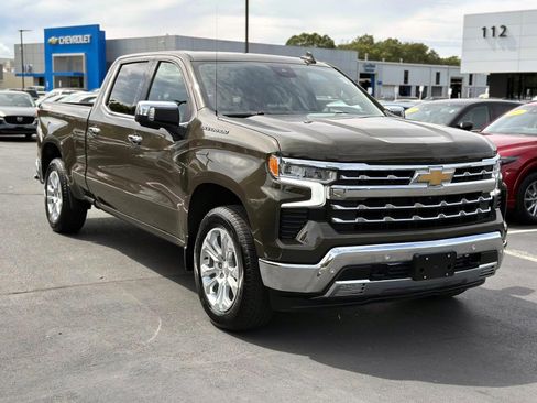 Used 2023 Chevrolet Silverado 1500 LTZ w/ LTZ Premium Package AWD/4WD image 5
