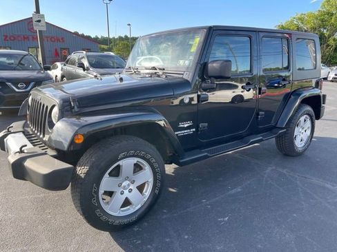 Used 2010 Jeep Wrangler Unlimited Sahara w/ Trailer Tow Group AWD/4WD image 4