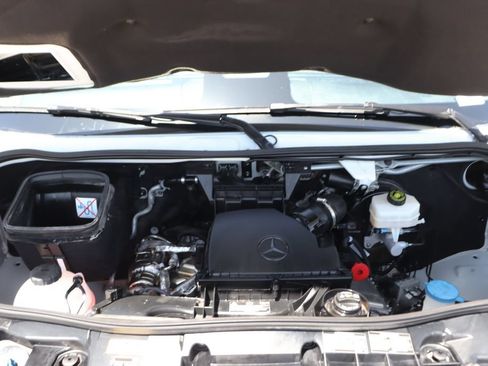 Used 2025 Mercedes-Benz Sprinter 2500 image 18