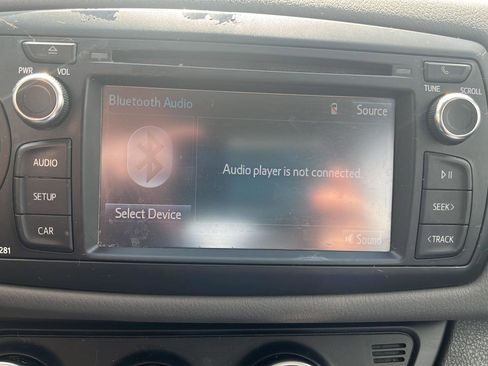 Used 2018 Toyota Yaris LE image 11