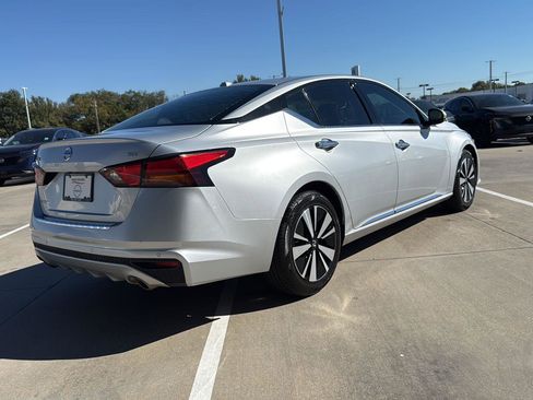 Used 2019 Nissan Altima 2.5 SV image 7