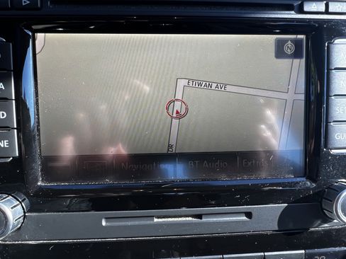 Used 2014 Volkswagen Passat TDI SEL Premium image 23