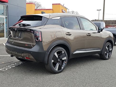 New 2026 Nissan Kicks SR w/ Cold Weather Package image 4