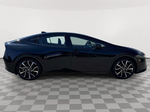 Used 2024 Toyota Prius Prime FWD image 9