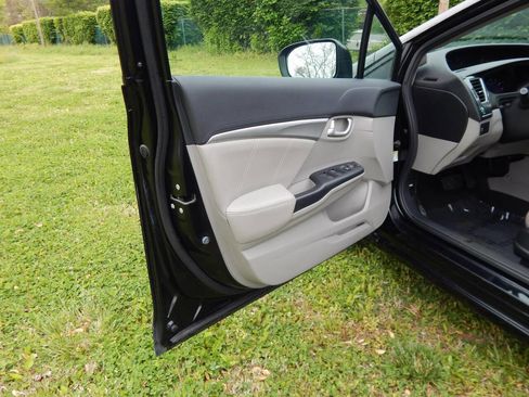 Used 2015 Honda Civic EX-L image 9