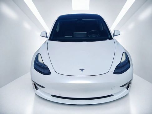 Used 2018 Tesla Model 3 Long Range RWD image 2