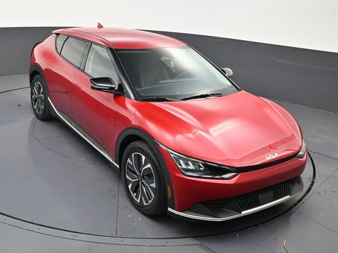 Used 2024 Kia EV6 Light image 19