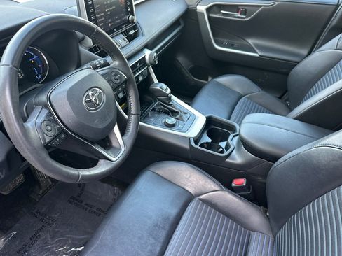 Used 2020 Toyota RAV4 XSE image 4