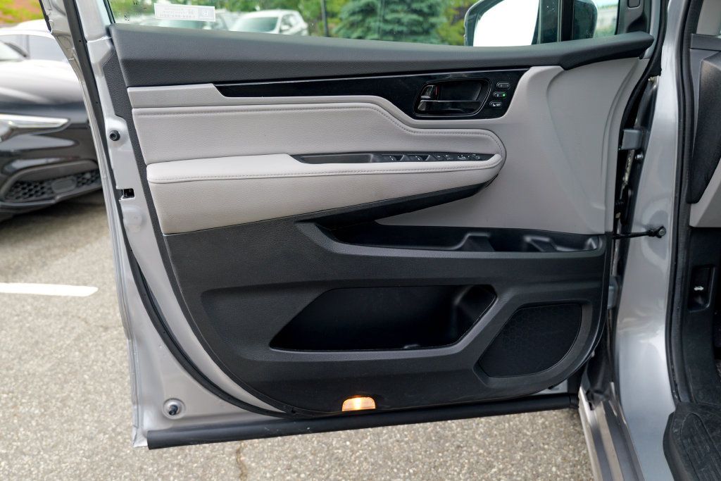 Used 2024 Honda Odyssey Elite image 17