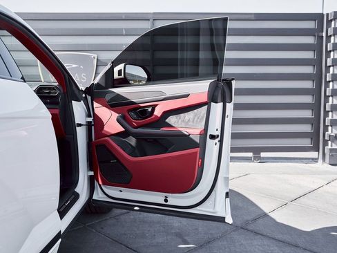 Used 2024 Lamborghini Urus S image 24