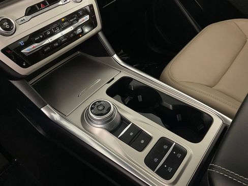 Used 2021 Ford Explorer XLT w/ Equipment Group 202A image 18