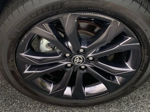 Used 2025 Toyota Sienna XSE FWD image 36