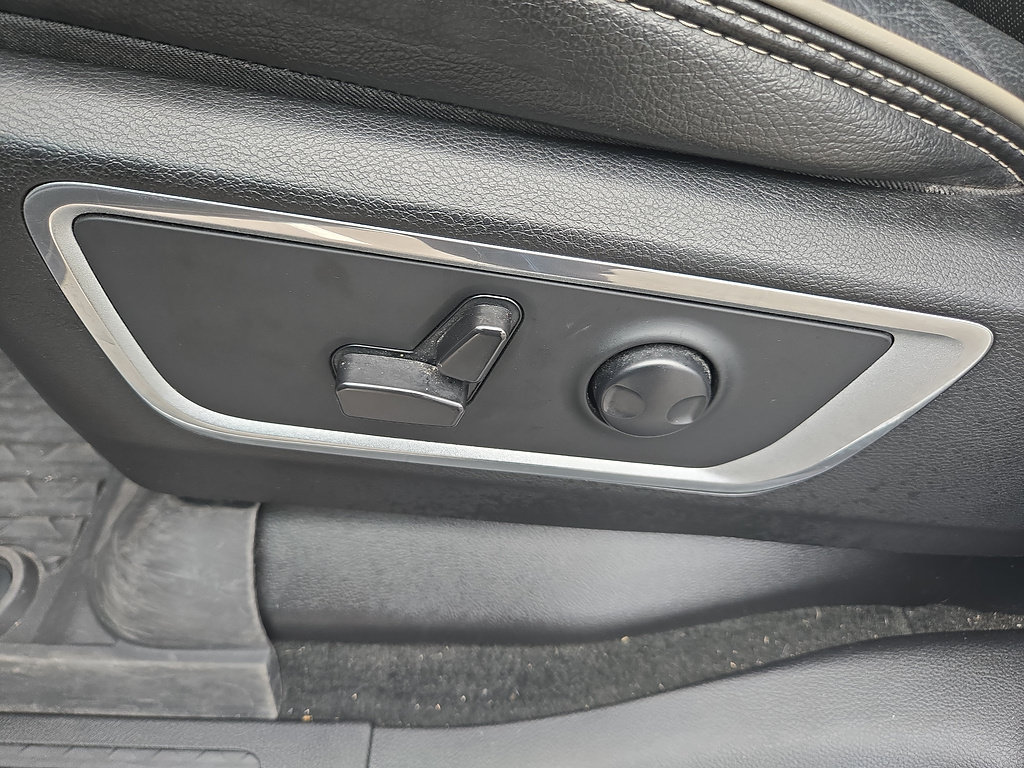 Used 2023 RAM 1500 Laramie AWD/4WD image 19