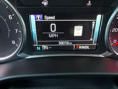 Used 2019 GMC Acadia SLT FWD image 16
