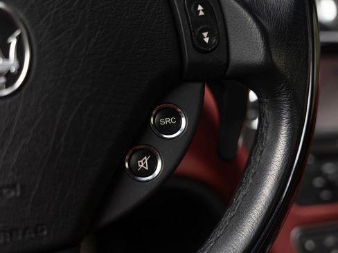 Used 2009 Maserati GranTurismo S RWD image 44