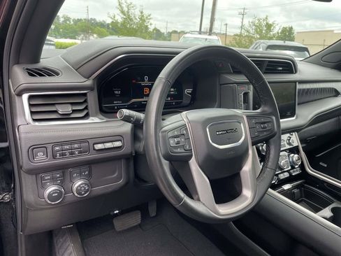 Used 2024 GMC Yukon XL Denali AWD/4WD image 17
