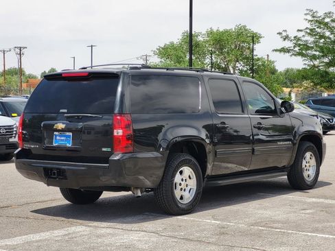 Used 2011 Chevrolet Suburban LS RWD image 4