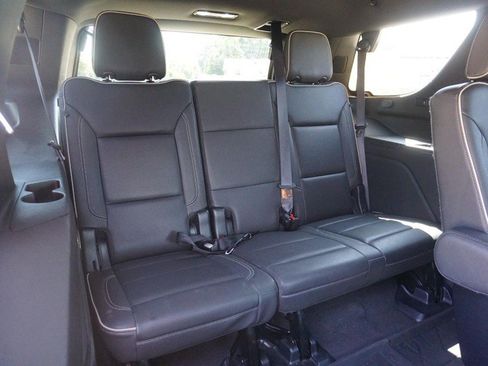 Used 2023 Chevrolet Tahoe Premier AWD/4WD image 36
