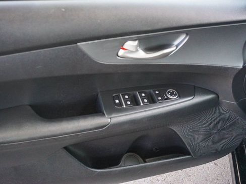 Certified 2020 Kia Forte LXS image 18