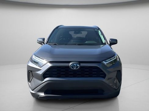 Used 2022 Toyota RAV4 XLE w/ Convenience Package AWD/4WD image 11