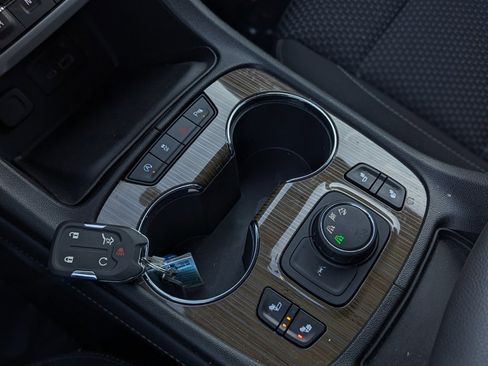 Used 2023 GMC Acadia SLE w/ Driver Convenience Package image 39