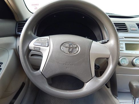 Used 2009 Toyota Camry LE image 18