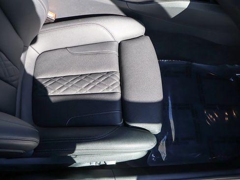 Used 2023 BMW 540i 540i w/ M Sport Package image 34