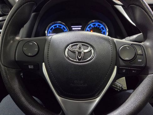 Used 2017 Toyota Corolla LE image 5