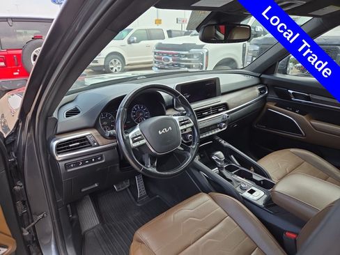 Used 2022 Kia Telluride SX w/ SX Prestige Package AWD/4WD image 3