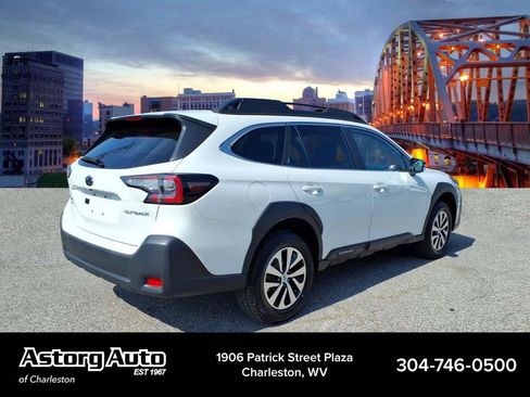 Used 2024 Subaru Outback Premium AWD/4WD image 3