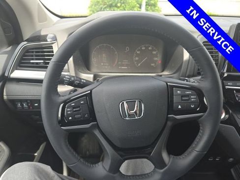 Used 2026 Honda Odyssey Touring image 4