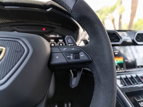Used 2024 Lamborghini Urus Performante AWD/4WD image 12