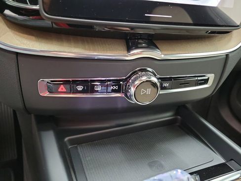 New 2026 Volvo XC60 T8 Plus w/ Protection Package Premier image 30