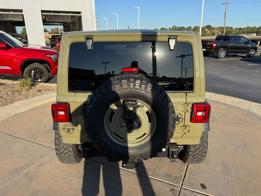 Used 2025 Jeep Wrangler Unlimited Sport AWD/4WD image 8