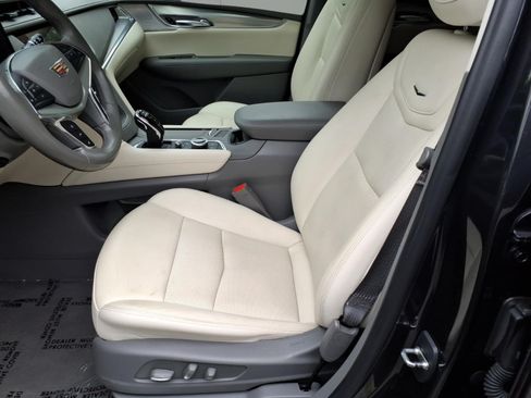 Used 2020 Cadillac XT5 Premium Luxury AWD/4WD image 11