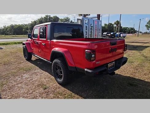 New 2025 Jeep Gladiator Willys image 15