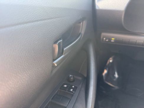 Used 2024 Toyota Corolla LE FWD image 28