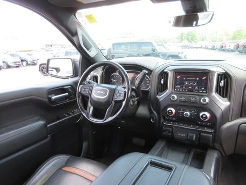 Certified 2020 GMC Sierra 1500 AT4 w/ AT4 Premium Package AWD/4WD image 28