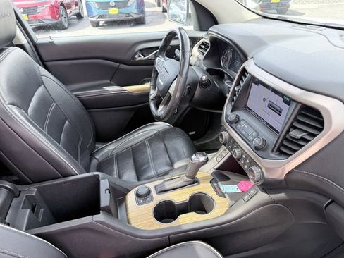 Used 2018 GMC Acadia Denali w/ Technology Package AWD/4WD image 18