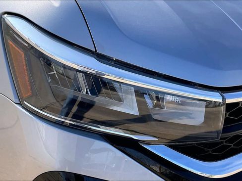 Used 2022 Volkswagen Taos SE image 27