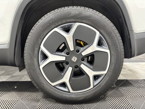Used 2024 Rivian R1S Adventure AWD/4WD image 10
