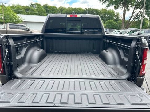 New 2026 RAM 1500 4x4 Crew Cab image 33